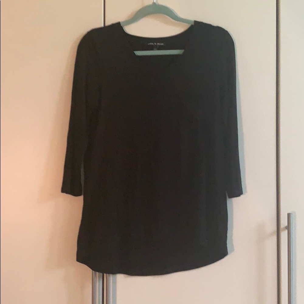 Black T-shirt with front pocket